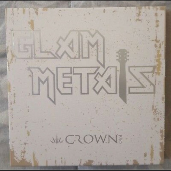 Crown pro glam metals eyeshadow pallet. Beautiful dark rich colors. Made in USA - Picture 1 of 4